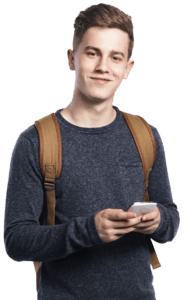 GettyImages-623944046-V2 (Groot) jongen in grijze trui staat met rugzak en mobiele telefoon kort blond haar houdt mobieltje vast helder op school